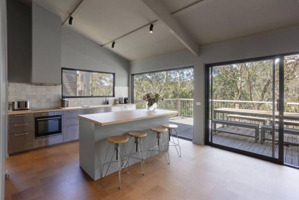 Lorne Tree Top Escape House in Lorne