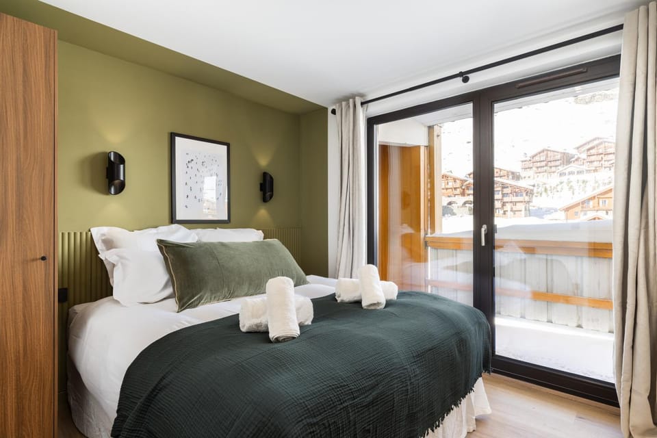 Bed, Balcony/Terrace, Photo of the whole room, Bedroom, towels