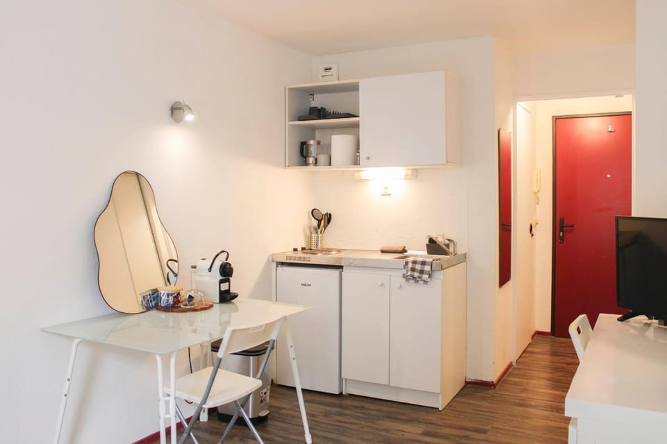 Practical studio in the heart of La Défense Apartment in Courbevoie