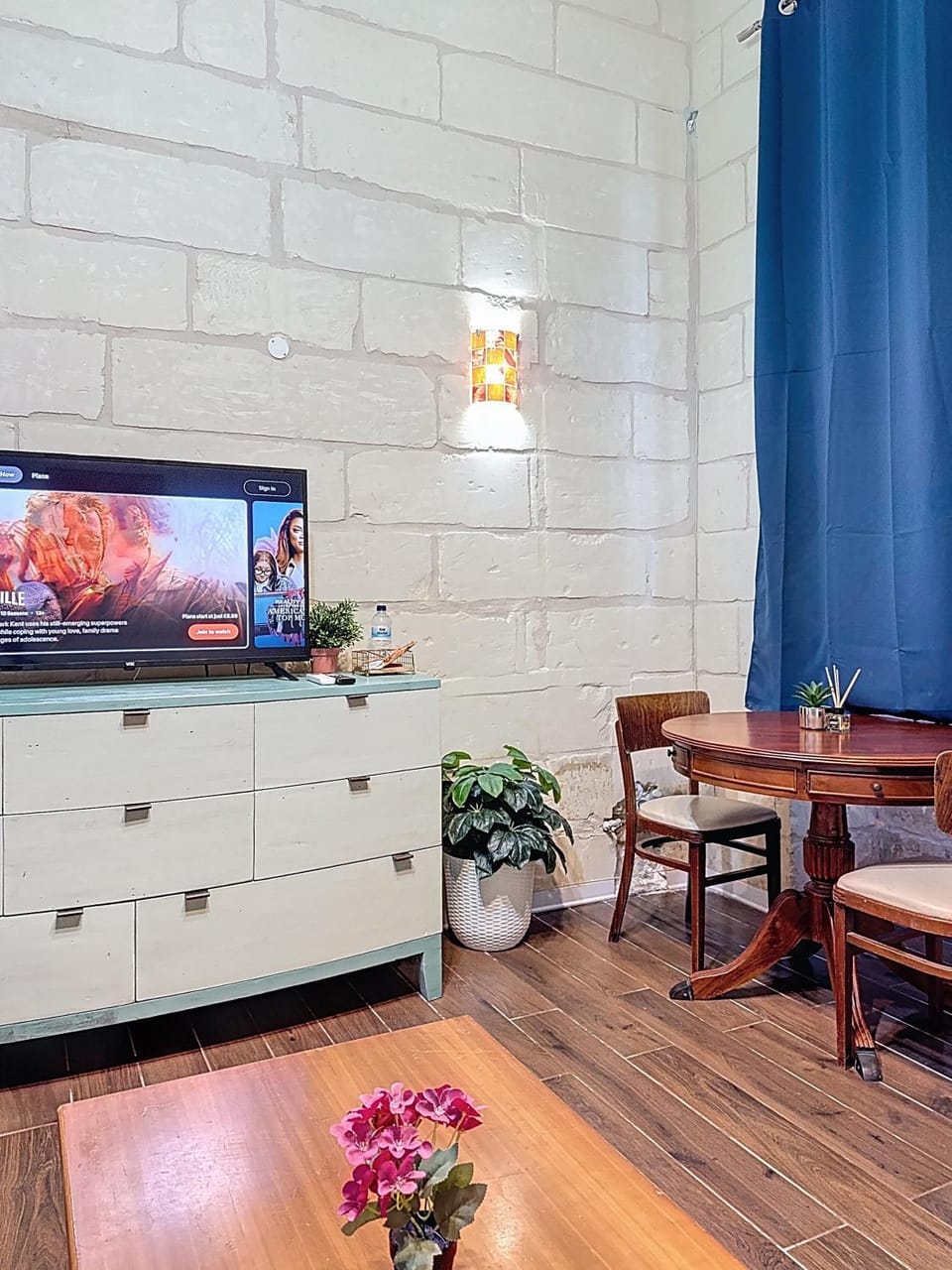 TV and multimedia, Living room, Seating area