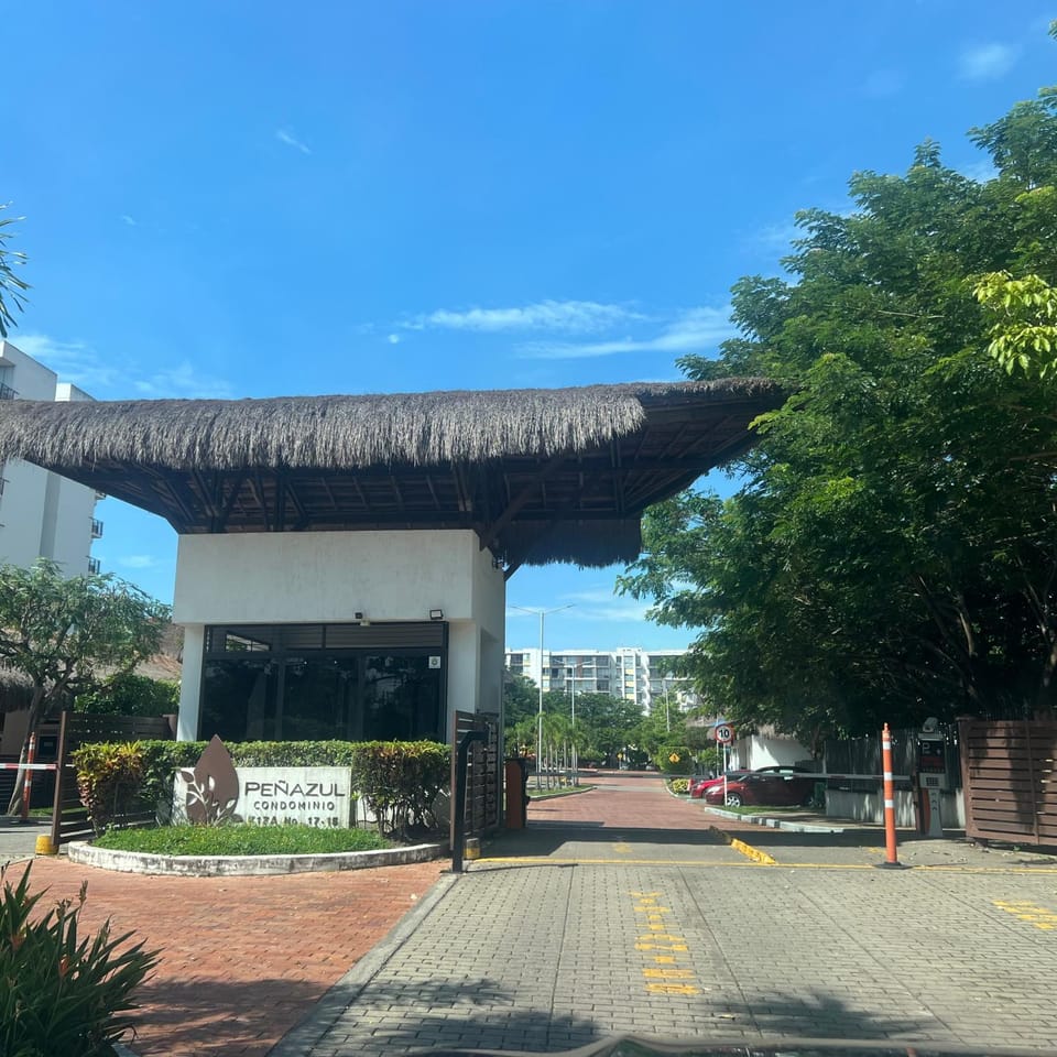 Facade/entrance, Location