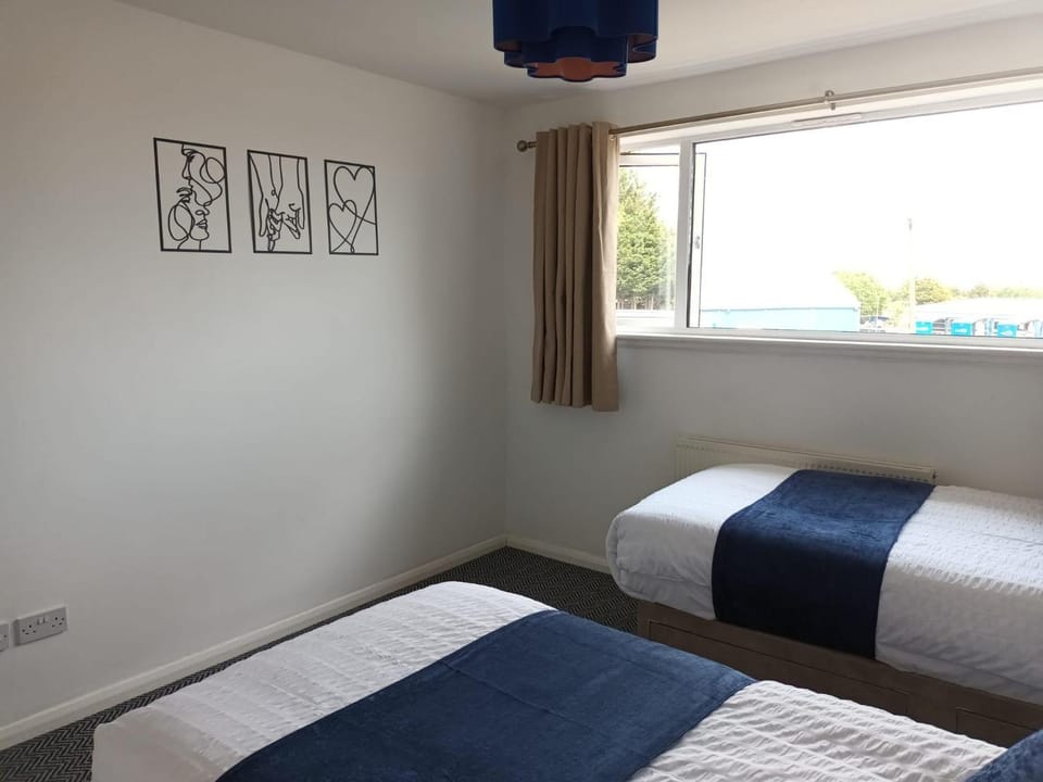 Bed, View (from property/room), Photo of the whole room, Decorative detail, Bedroom
