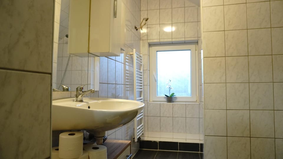 Monteurwohnung für bis zu 18 Personen - Zentral mit Autobahnauffahrt Apartment in Oldenburg