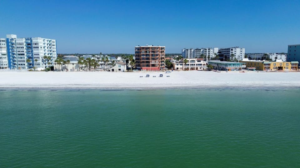 Emerald Isle 304 - Premier House in North Redington Beach