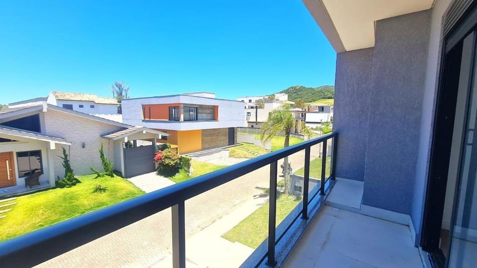 Casa de luxo com 4 Suites Praia dos Ingleses, SC House in Florianopolis