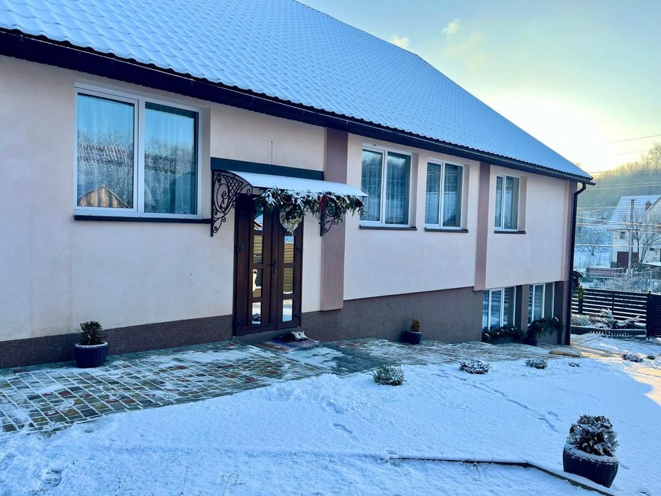 Property building, Day, Winter
