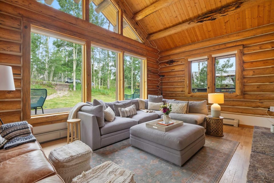 Scenic Escape - Private Deck Designer Interiors House in Mountain Village