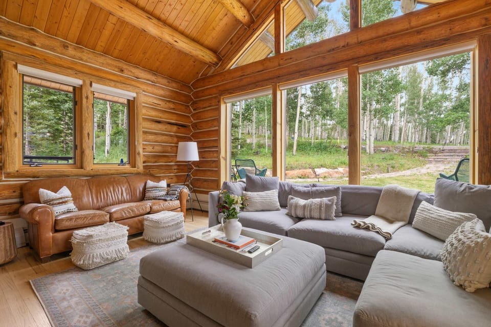 Scenic Escape - Private Deck Designer Interiors House in Mountain Village