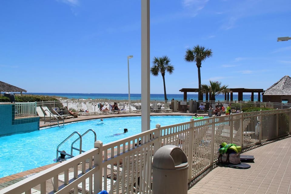 Pelican Beach Terrace 1203 House in Destin