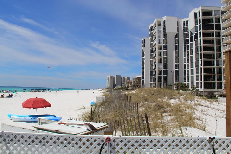 Pelican Beach Terrace 1203 House in Destin