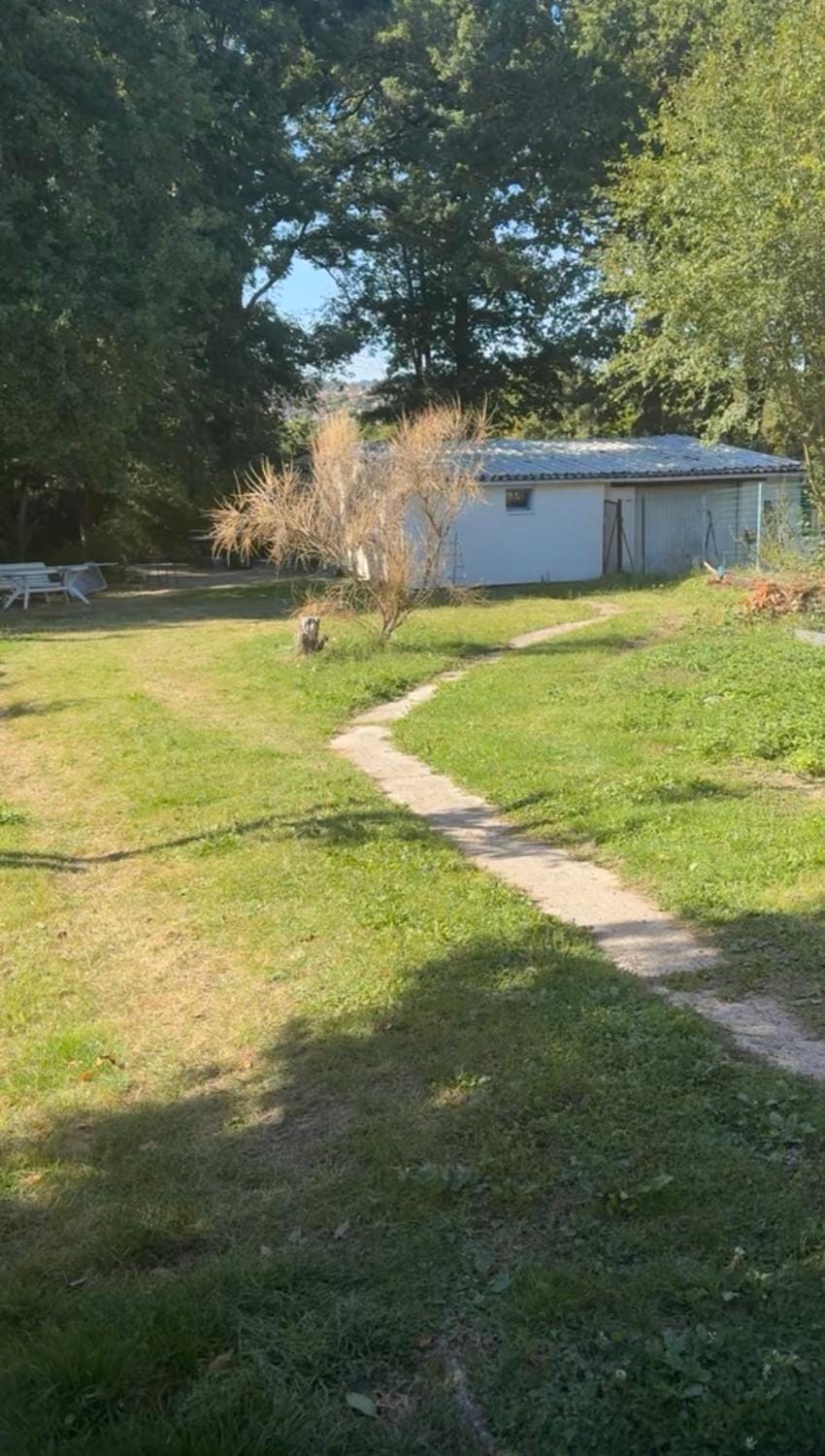 Maison en fond de jardin Apartment in Île-de-France