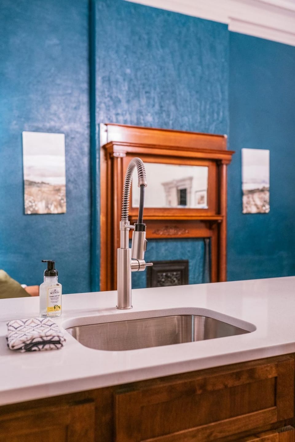 Peacock Suite Apartment in Ozark Mountains