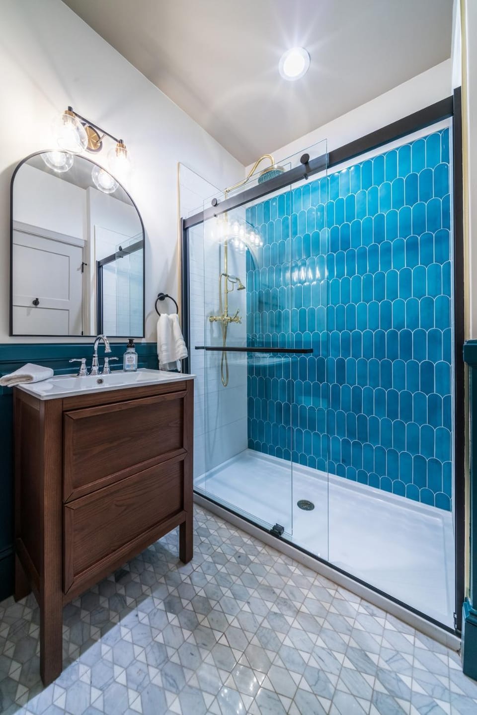 Peacock Suite Apartment in Ozark Mountains