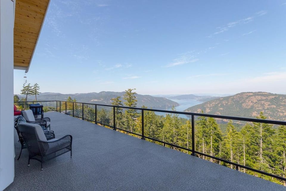 Natural landscape, View (from property/room), Balcony/Terrace, Mountain view, Sea view