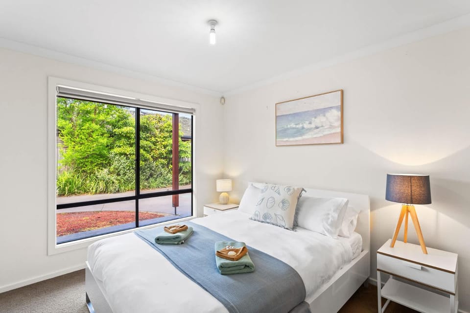 Charming Cowes Townhouse - Private Retreat on Main Street House in Cowes
