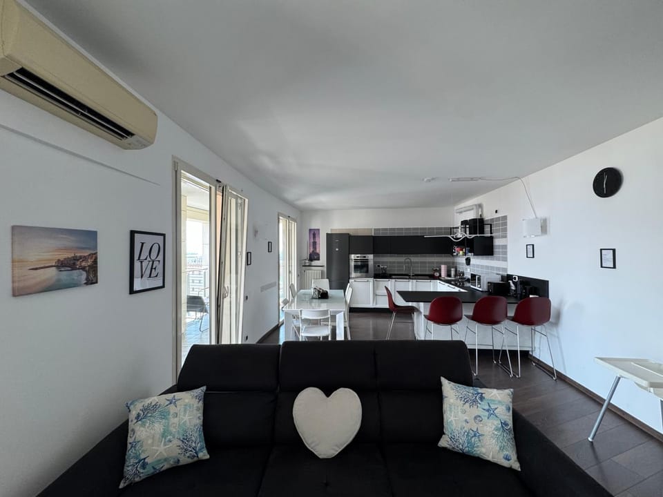 Kitchen or kitchenette, Living room, Dining area