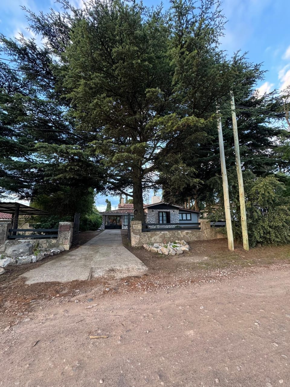 Property building, Quiet street view