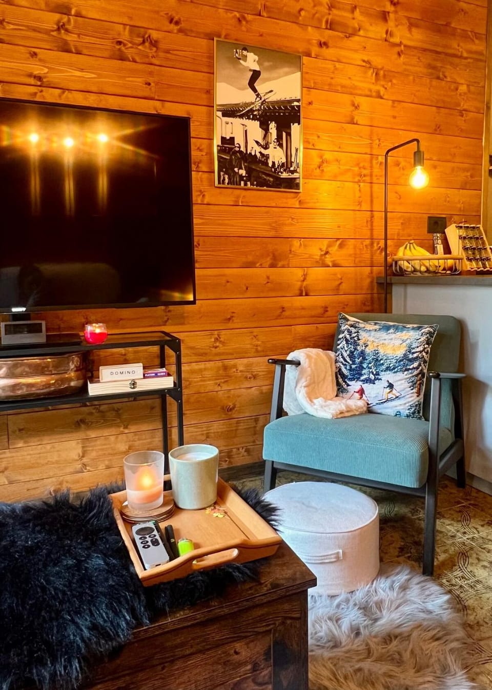 TV and multimedia, Living room, Seating area, Entertainment