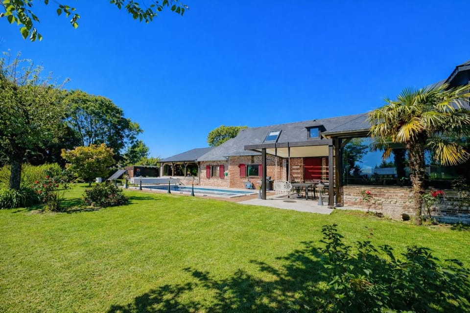 Property building, Spring, Day, Garden, Garden view, Pool view, Swimming pool