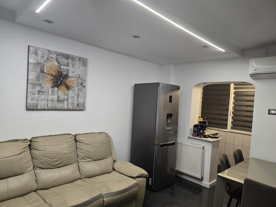 Seating area, air conditioner