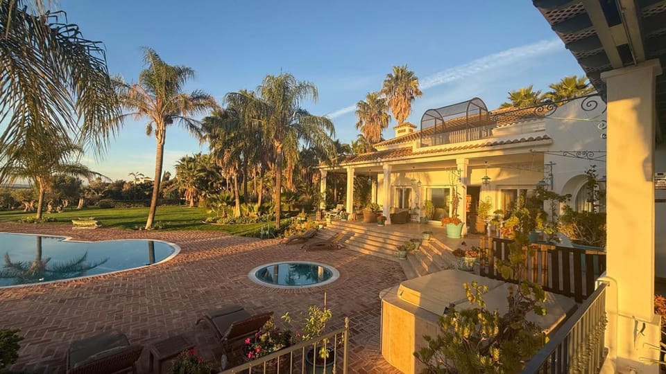 48 Luxury Eco Villa with Pool Jacuzzi Villa in La Janda