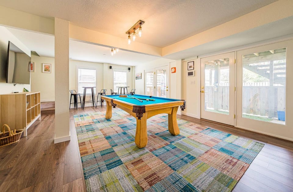 The Pup Deck - Duck, Carolina Dunes, 420 Yds to Beach, Pool, Hot Tub, Pets OK, Flex Stays House in Duck