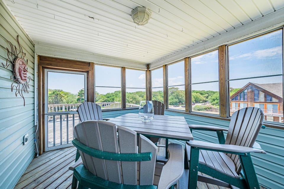 The Pup Deck - Duck, Carolina Dunes, 420 Yds to Beach, Pool, Hot Tub, Pets OK, Flex Stays House in Duck