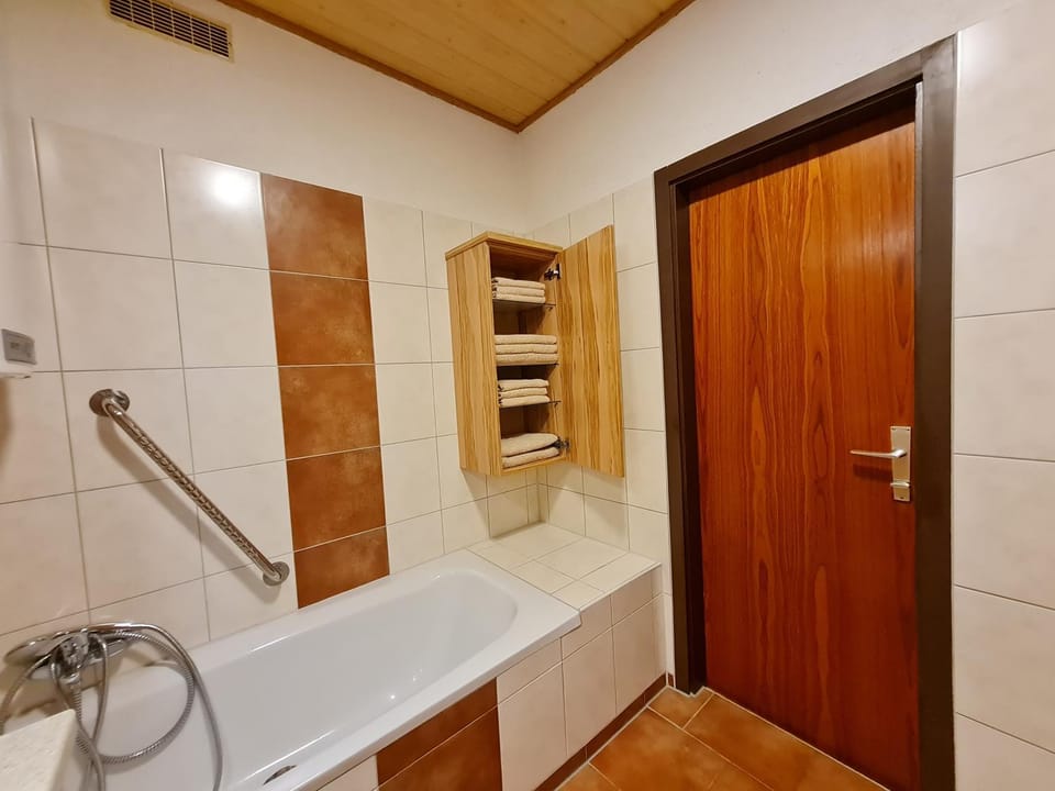 Bathroom, Bath