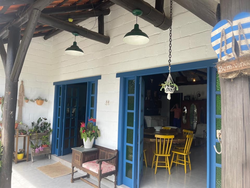 Casa azul perto do centro e caminho das praias agrestes House in Balneário Camboriú