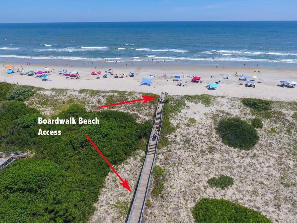 The Salty Piper - Corolla, Ocean Sands, 100 Yds to Beach, Ocean View, Pets OK, Golf Nearby House in Corolla