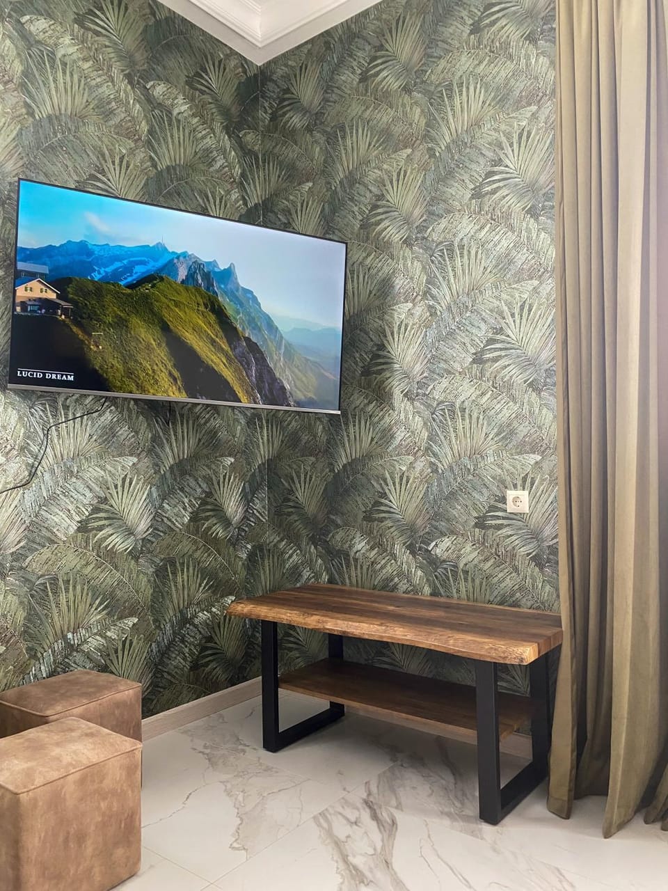 TV and multimedia, Living room, Seating area