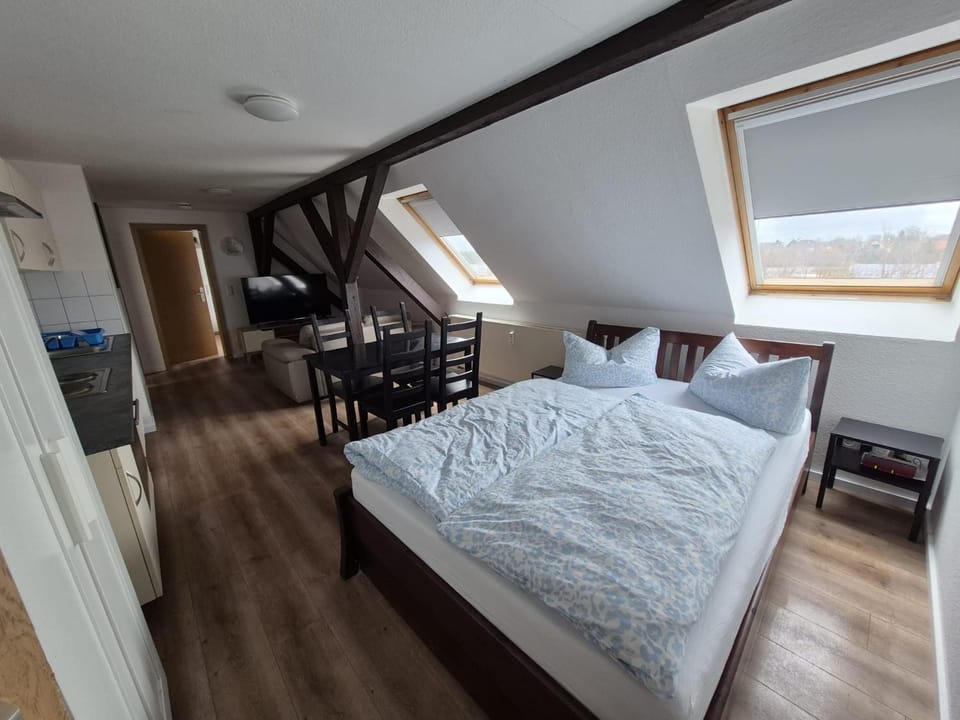 Ferienwohnung und Monteurzimmer Nähe Leuna, Merseburg, Halle und Leipzig Apartment in Thuringia, Germany