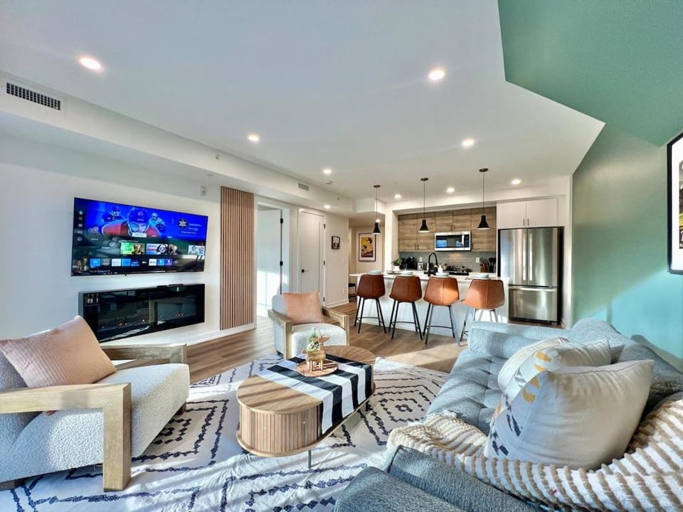 Kitchen or kitchenette, Living room
