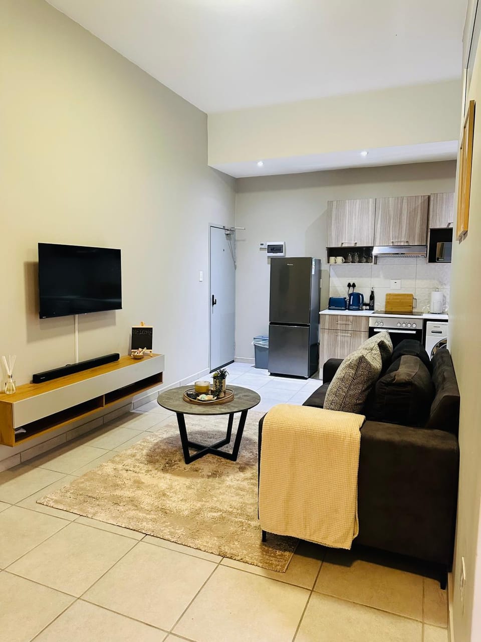 Rosebank Prime Access , Washer, Wi-Fi, Parking Apartment in Johannesburg