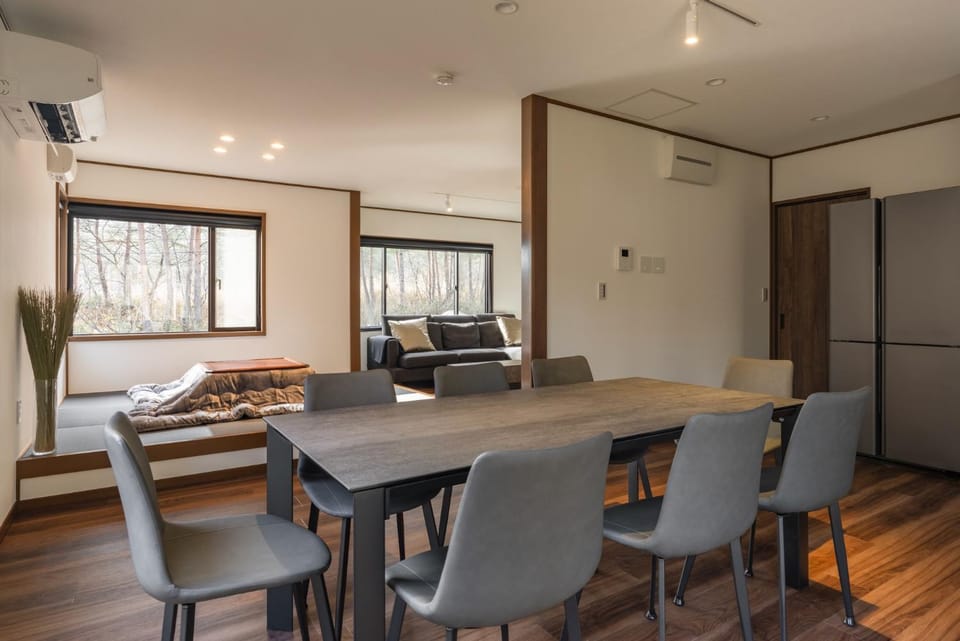 Living room, Dining area