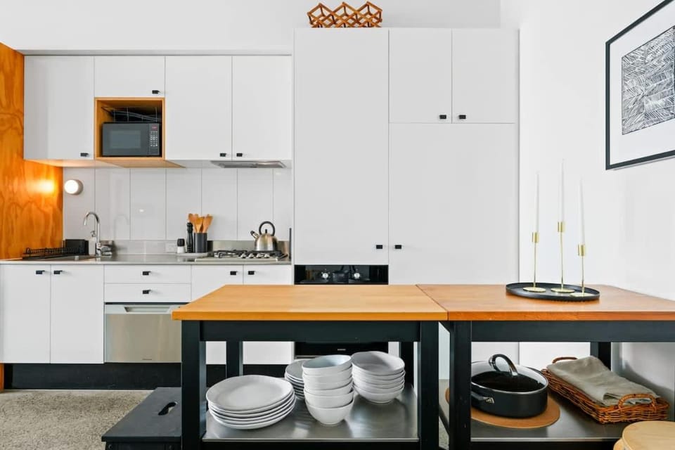 Refined Seddon Retreat in Coveted Locale plus parking Apartment in Melbourne