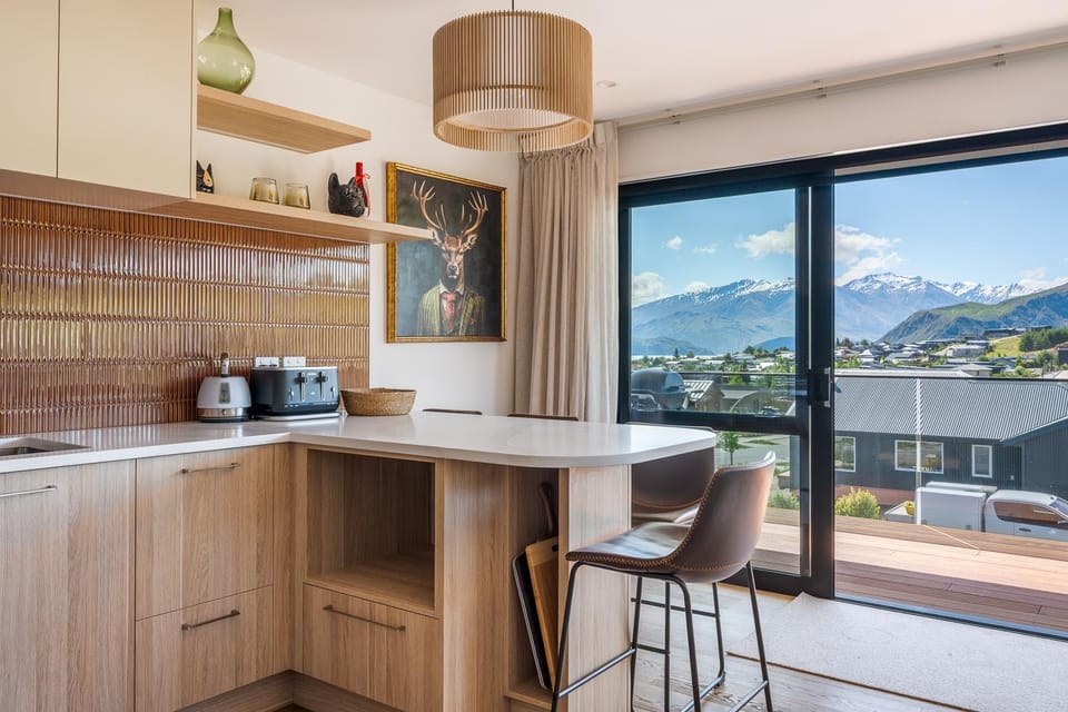 Dining area, Lake view, Mountain view, kitchen