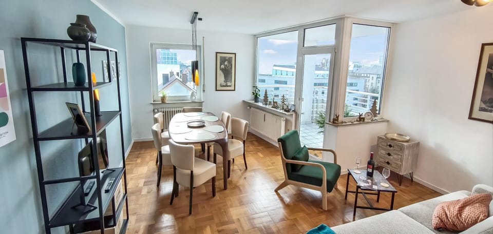 Balcony/Terrace, Living room, Photo of the whole room, Seating area, Dining area