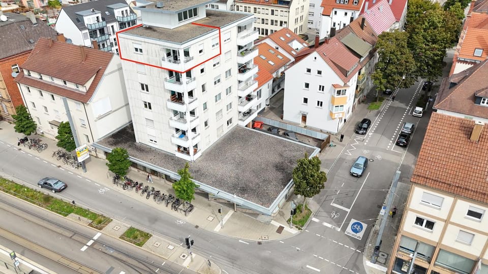 Property building, Day, Neighbourhood, Bird's eye view, City view, Street view, Parking