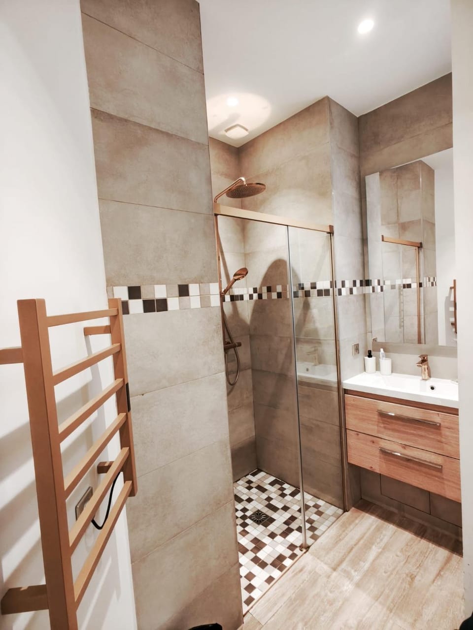 Shower, Bathroom, towels