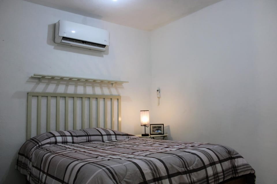 Bed, Bedroom, air conditioner