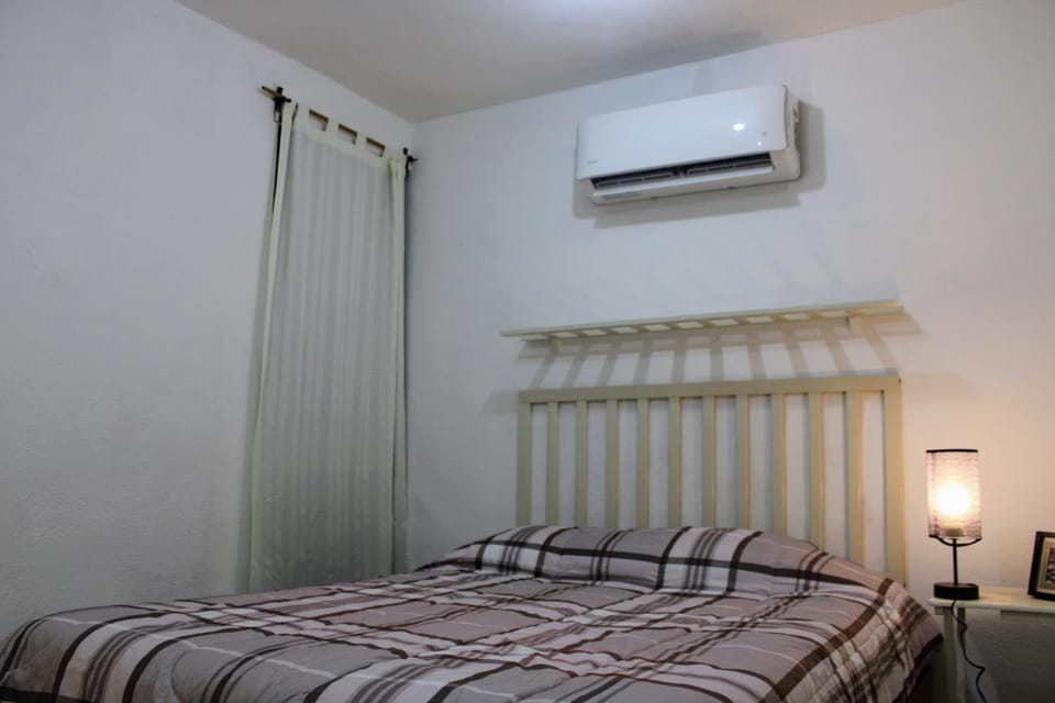 Bed, Bedroom, air conditioner