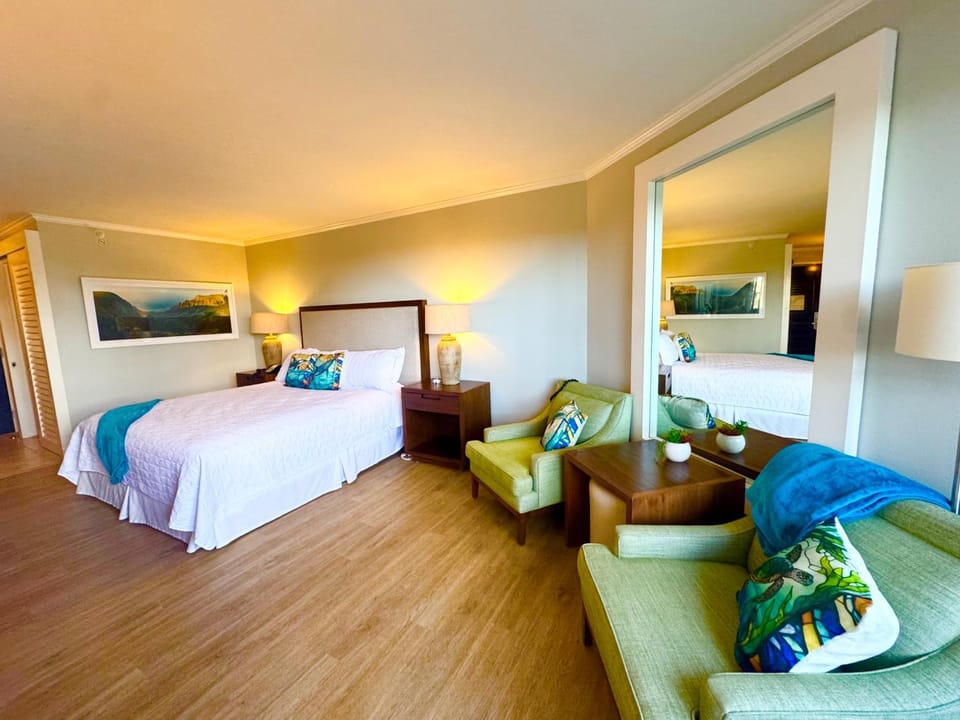 Oceanfront Paradise Room with Pool and Oceanviews Apartment in Kauai