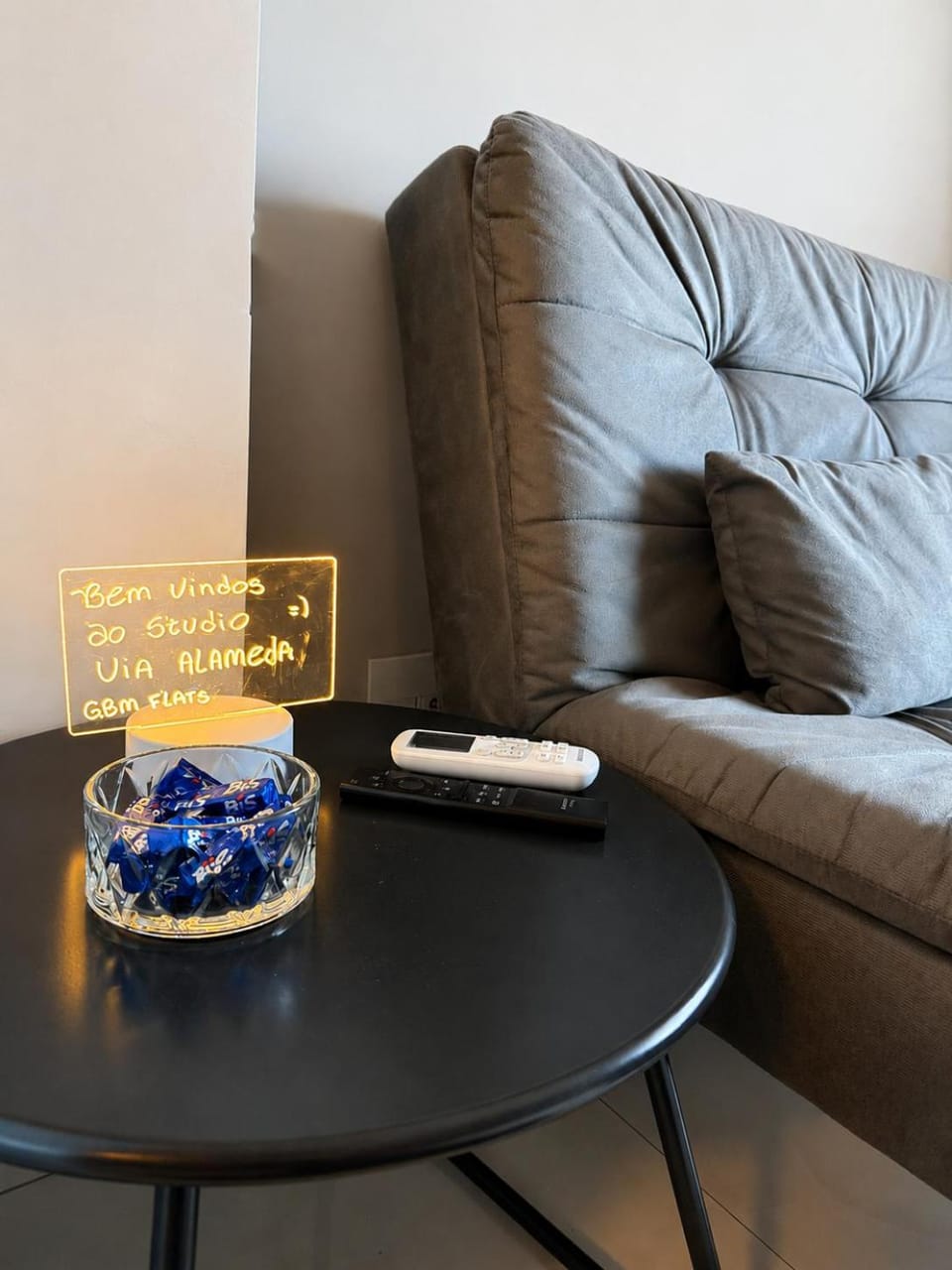 Communal lounge/ TV room, Location, towels, air conditioner