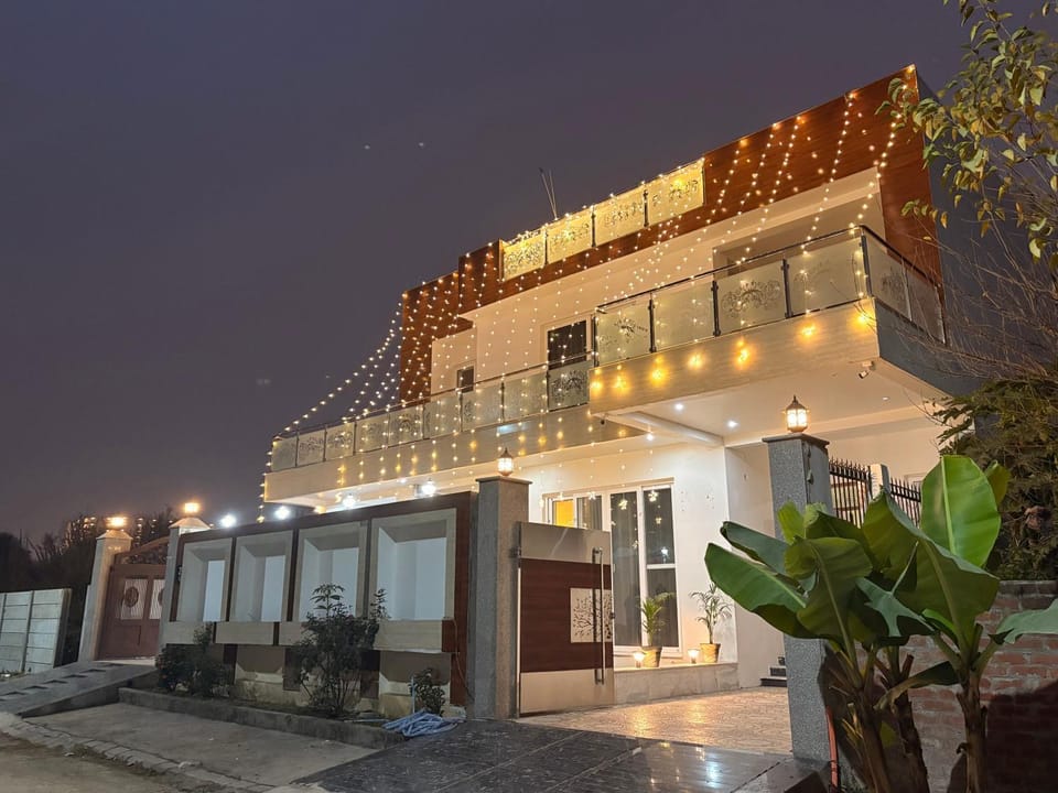 Property building, Night