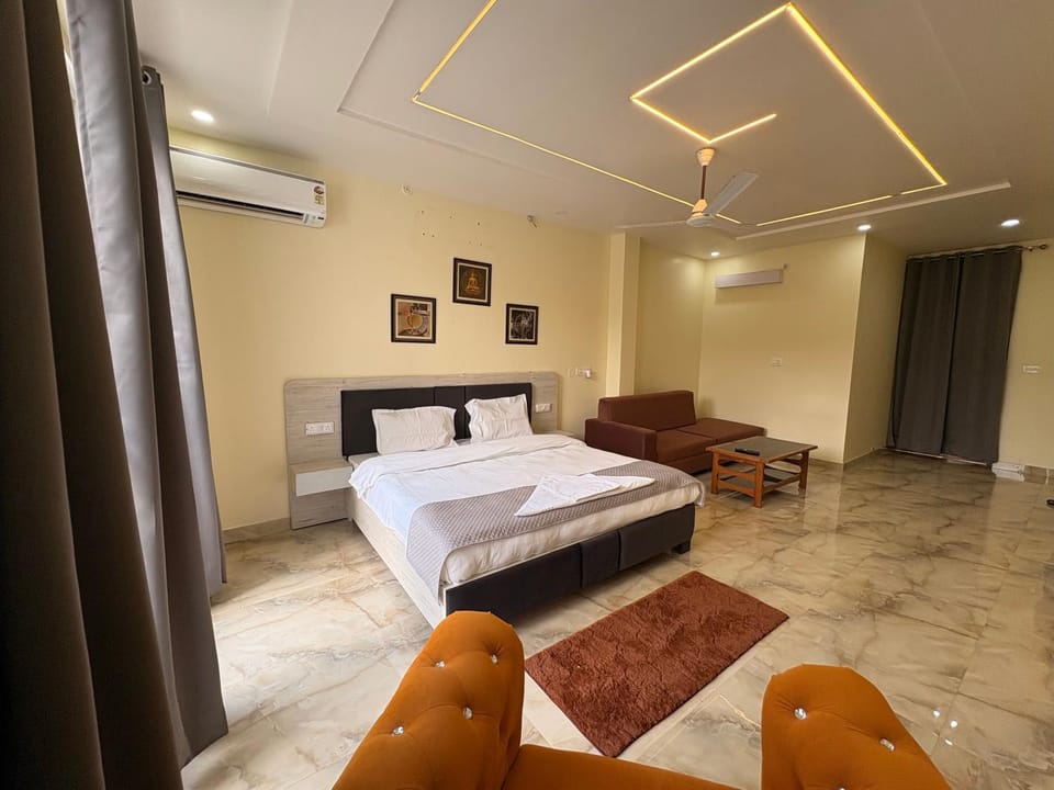 Bed, Photo of the whole room, Bedroom, air conditioner