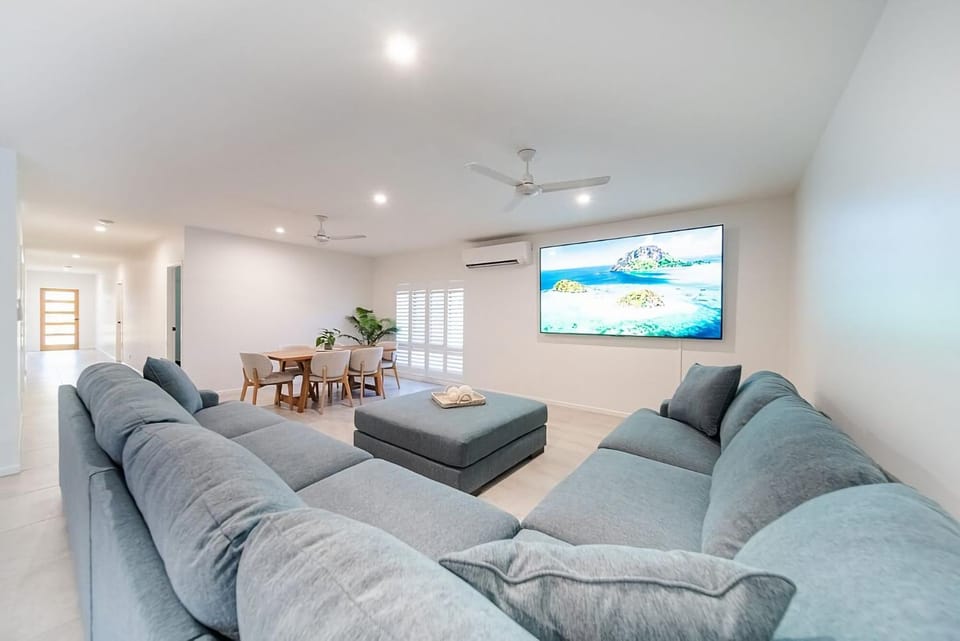 Golden Tides House in Mission Beach