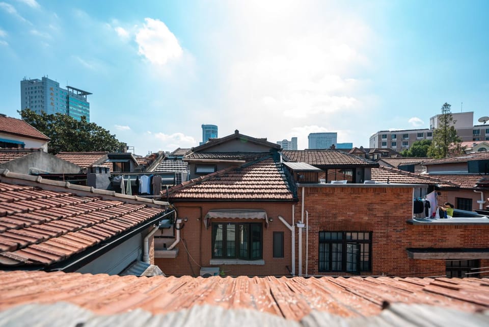 ShiGuang - Timeless Airy Lane House with Rooftop View Apartment in Shanghai