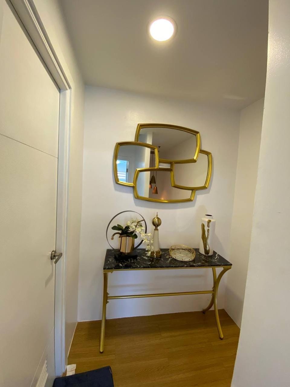 LSB Modern Penthouse Apartment in Pasig