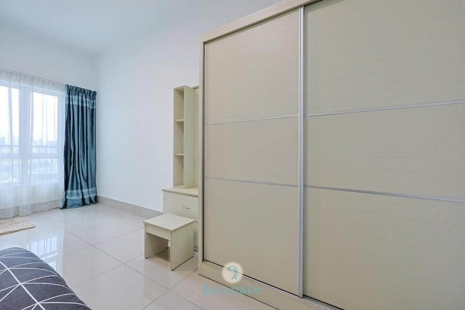 Chan Sow Lin - Cozy 3B3B - 6 pax - F&B & Mart Apartment in Federal Territory of Kuala Lumpur